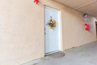 2-bed, 1-bath apartment near I-24, Great location - B&B