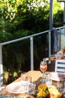 Moffat Beach Retreat, Pet-friendly & Ocean Views - Chambres d’hôtes Caloundra