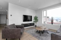 B&B Reykjavík - Spacious Luxury 3BR Apartment with 2 bathrooms 1003 - Bed and Breakfast Reykjavík