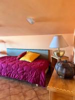 Giustina - appartamento spazioso e tranquillo - parcheggio privato per BICI e auto - su richiesta ammessi animali - B&B Civita Castellana