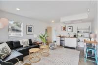 River Breeze Quiet & Modern Black Pearl Apartment - Chambres d’hôtes