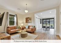 Best Nest on March Cosy Home in CBD Firepit - B&B Orange