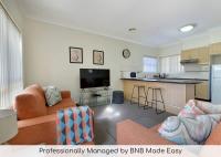 Central 2 Bed, 2 Bath Villa - Walk to Town - Ferienwohnung