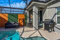 Opulent Retreat Themed Bedrooms and Pool Paradise - Chambres d’hôtes Kissimmee