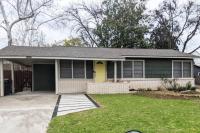 A Rare find - Bright, Warm, Charming Central Austin Home - B&B