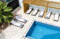 Liv Inn Bonaire with Pool and Nice Cooling Winds - B&B