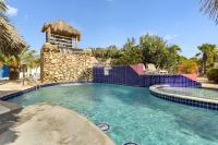 Casa Magnolia Communal Pool and Outdoor Shower - B&B Kralendijk