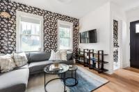 Full Bloom - B&B