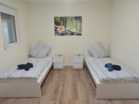 Work and Stay 3 Schlafzimmer 8 Betten 1 Küche 1 Badezimmer 150qm - Chambres d'hôtes Geilenkirchen