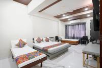 B&B Nashik - FabHotel Priya Lodging, near Ojhar Airport - Bed and Breakfast Nashik