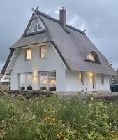 B&B Pepelow - ANNI - Ferienhaus mit Kamin und Sauna für 6 Personen - Bed and Breakfast Pepelow