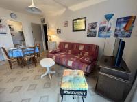 Appartement T2 à 2 minutes de la plage avec loggia, parking privatif et commerces à proximité - FR-1-324A-19 - Ferienwohnung