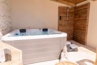 La Vie En Gîte (La Grange & Spa) - Bed and Breakfast Sainte-Florence