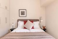 Luminous 3BR Apartment in Cholargos by UPSTREET - Bed and Breakfast Athene