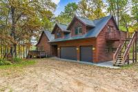 Winter Hideaway Lakeside Cabin Snowmobile - B&B