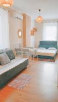 B&B Wroclaw - Night Host Trzebnicka 56/1 - Bed and Breakfast Wroclaw