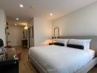 The Phenix, Historic DTWN Hotel, Market Square View, King Bed, Room # 400 - B&B Bangor