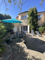 B&B La Londe-les-Maures - Appart 4/6 personnes, jardin, terrasse, vue mer - Bed and Breakfast La Londe-les-Maures