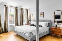 West Market Square View, Historic Hotel DTWN, King Bed, Room # 401 - B&B