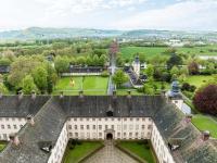 Luxus wohnen im Schloss Corvey für 1-6 Gäste im UNESCO Weltkulturerbe Höxter Weserbergland free W-Lan Parken Netflix für Familien Paare und Geschäftsreisende inkl Handtücher Seife Nintendo Switch uvm - Chambres d'hôtes Höxter