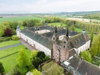 B&B Höxter - Schloss Corvey Luxus wohnen für 1-6 Gäste im UNESCO Weltkulturerbe Höxter Weserbergland free W-Lan Parken Netflix für Familien Paare und Geschäftsreisende inkl Handtücher Seife Nintendo Switch uvm - Bed and Breakfast Höxter