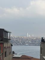 5 Min Walk Distance Taksim Square Semi Sea View - B&B