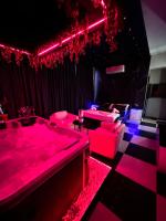 Suite with Hot Tub