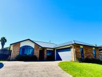 Spacious Comfty 4 BDMs House in Rototuna - B&B Hamilton