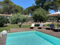 Villa au calme dans un domaine boisé - Bed and Breakfast La Motte