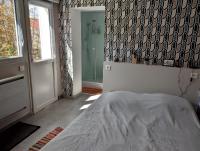 chambre avec un accès indépendant et salle de bain et toilette privatifs - B&B
