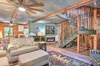 B&B Kimberling City - Secluded Table Rock LakeandBranson Cabin with Hot Tub! - Bed and Breakfast Kimberling City