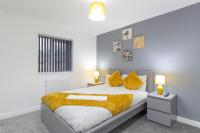 B&B Northampton - Modern Comfort, 4-BR, Sleeps 8, Ensuite - Bed and Breakfast Northampton