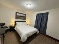 B&B Niagara Falls - Comfy Getaway, 5 Bed, Sleeps 9, walk to falls! - Bed and Breakfast Niagara Falls