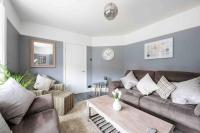 Beautiful 4 Bedroom House by the River - Ferienwohnung