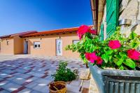 Rural holiday home - pool - big terrace - Bed and Breakfast