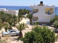 Elena's Beach Garden by Estia - B&B Férma