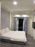 Deluxe Double Room with Side Sea View