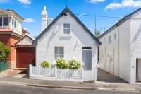 B&B Hobart - Kelly Street Cottage in Battery Point - Bed and Breakfast Hobart