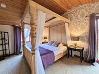 Lomond 6 with Private Hot Tub - Fife - Loch Leven - Lomond Hills - B&B