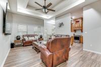 Weslaco Home w/ Fenced Yard: 2 Mi to Downtown - Chambres d'hôtes Weslaco