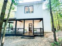 the RISER - BRAND NEW Modern Cabin in Broken Bow - B&B