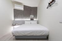 Small Double Room - No Window