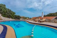 B&B Aptera - Zen Serenity Retreat with Great Outdoors, Pool & Parking - Bed and Breakfast Aptera