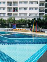 Cozy 3 Rooms , KLCC view , 100 mbps WIFI , Netflix by Noon's Homestay - B&B