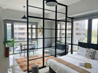 Gora studio in Avant BGC parking with fee - B&B