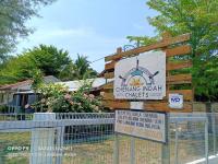 Chenang Indah Chalets - B&B