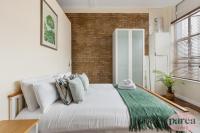 Parea Living - Spacious 3 Bed Flat, Canary Wharf Views with Parking - B&B Londres