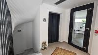 Estudio con balcón