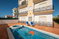 #228 Garrett Flats by Home Holidays - B&B