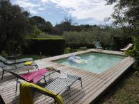 Maison familiale avec piscine et grand jardin - B&B Mornas